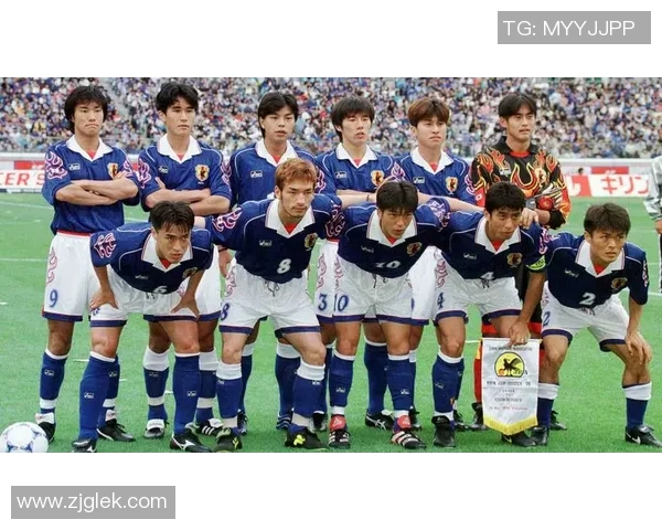 日本足球球星长传艺术展现团队协作与战术智慧